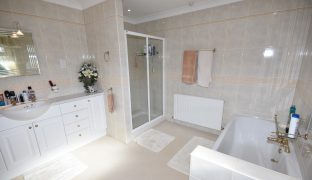 West Somerton - 4 Bedroom Detached bungalow