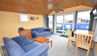 Repps with Bastwick - 1 Bedroom Detached bungalow