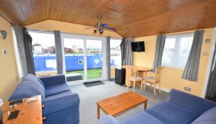 Repps with Bastwick - 1 Bedroom Detached bungalow
