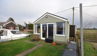 Repps with Bastwick - 1 Bedroom Detached bungalow