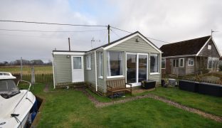 Repps with Bastwick - 1 Bedroom Detached bungalow