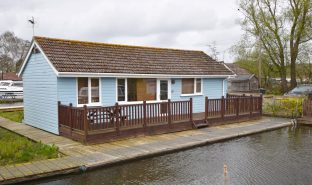 Horning - 2 Bedroom Detached bungalow