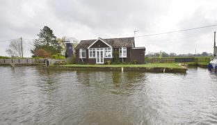Repps with Bastwick - 3 Bedroom Detached bungalow