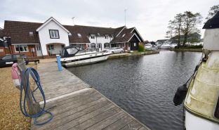 Wroxham - Mooring plot