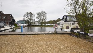 Wroxham - Mooring plot