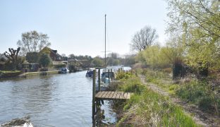 Beccles - Mooring plot