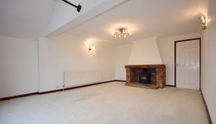 Stokesby - 5 Bedroom Detached house