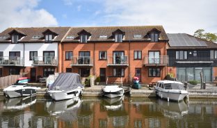 Horning - 4 Bedroom Town house