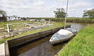 Martham - Plot