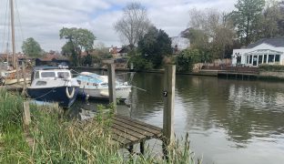 Beccles - Mooring plot