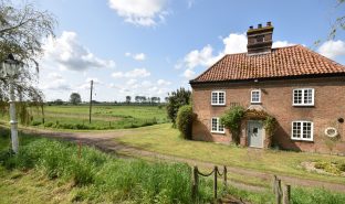 Langley - 4 Bedroom Detached house
