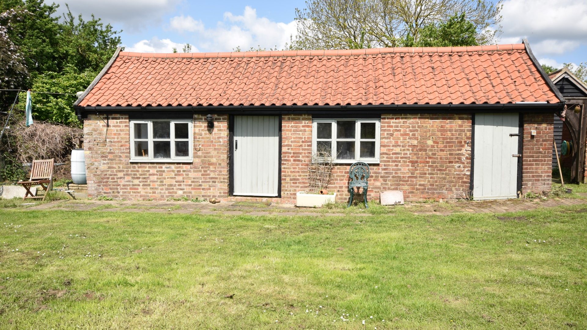 4 bedroom detached house, Langley Waterside Estate Agents