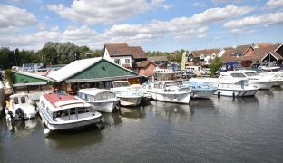 Wroxham - Mooring plot
