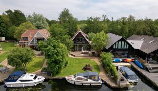 Hoveton - 4 Bedroom Detached house
