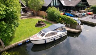 Hoveton - 4 Bedroom Detached house