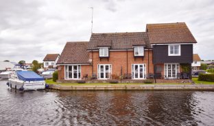 Wroxham - 2 Bedroom Town house