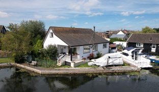 Hoveton - 5 Bedroom detached house