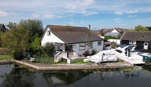 Hoveton - 5 Bedroom detached house