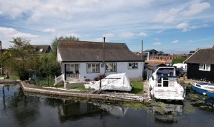 Hoveton - 5 Bedroom detached house