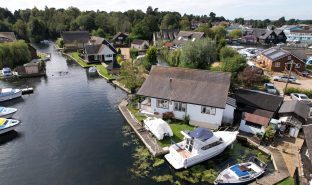 Hoveton - 5 Bedroom detached house