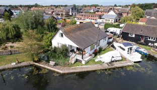 Hoveton - 5 Bedroom detached house