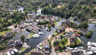 Hoveton - 5 Bedroom detached house