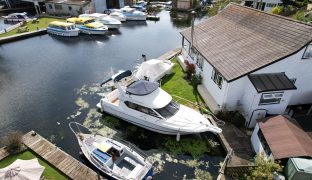 Hoveton - 5 Bedroom detached house