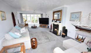 St Olaves - 4 Bedroom Detached house