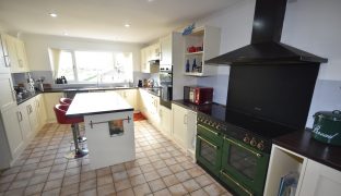 St Olaves - 4 Bedroom Detached house