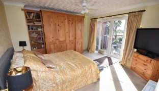 St Olaves - 4 Bedroom Detached house