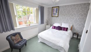 St Olaves - 4 Bedroom Detached house