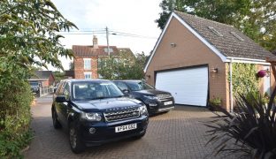 St Olaves - 4 Bedroom Detached house