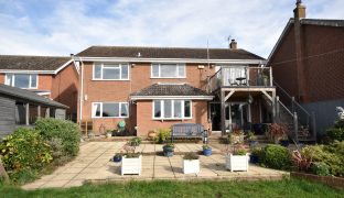 St Olaves - 4 Bedroom Detached house