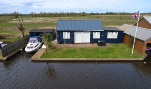 Potter Heigham - 3 Bedroom Detached bungalow