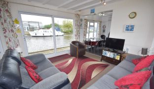 Repps with Bastwick - 3 Bedroom Detached bungalow