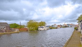 Repps with Bastwick - 3 Bedroom Detached bungalow