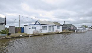 Repps with Bastwick - 3 Bedroom Detached bungalow