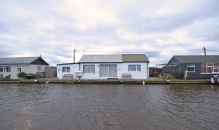Repps with Bastwick - 3 Bedroom Detached bungalow
