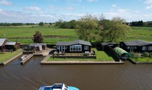 Repps with Bastwick - 3 Bedroom Bungalow