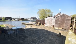 Repps with Bastwick - 3 Bedroom Bungalow