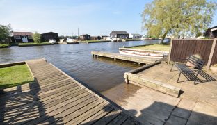 Repps with Bastwick - 3 Bedroom Bungalow