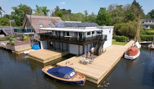 Horning - 3 Bedroom Detached House with Moorings