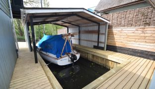 Horning - 3 Bedroom Detached House with Moorings