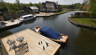 Horning - 3 Bedroom Detached House with Moorings