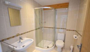 Martham - 6 Bedroom Detached house