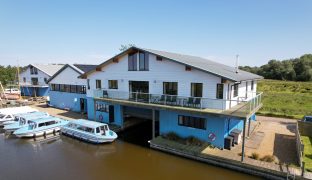 Martham - 6 Bedroom Detached house