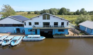 Martham - 6 Bedroom Detached house