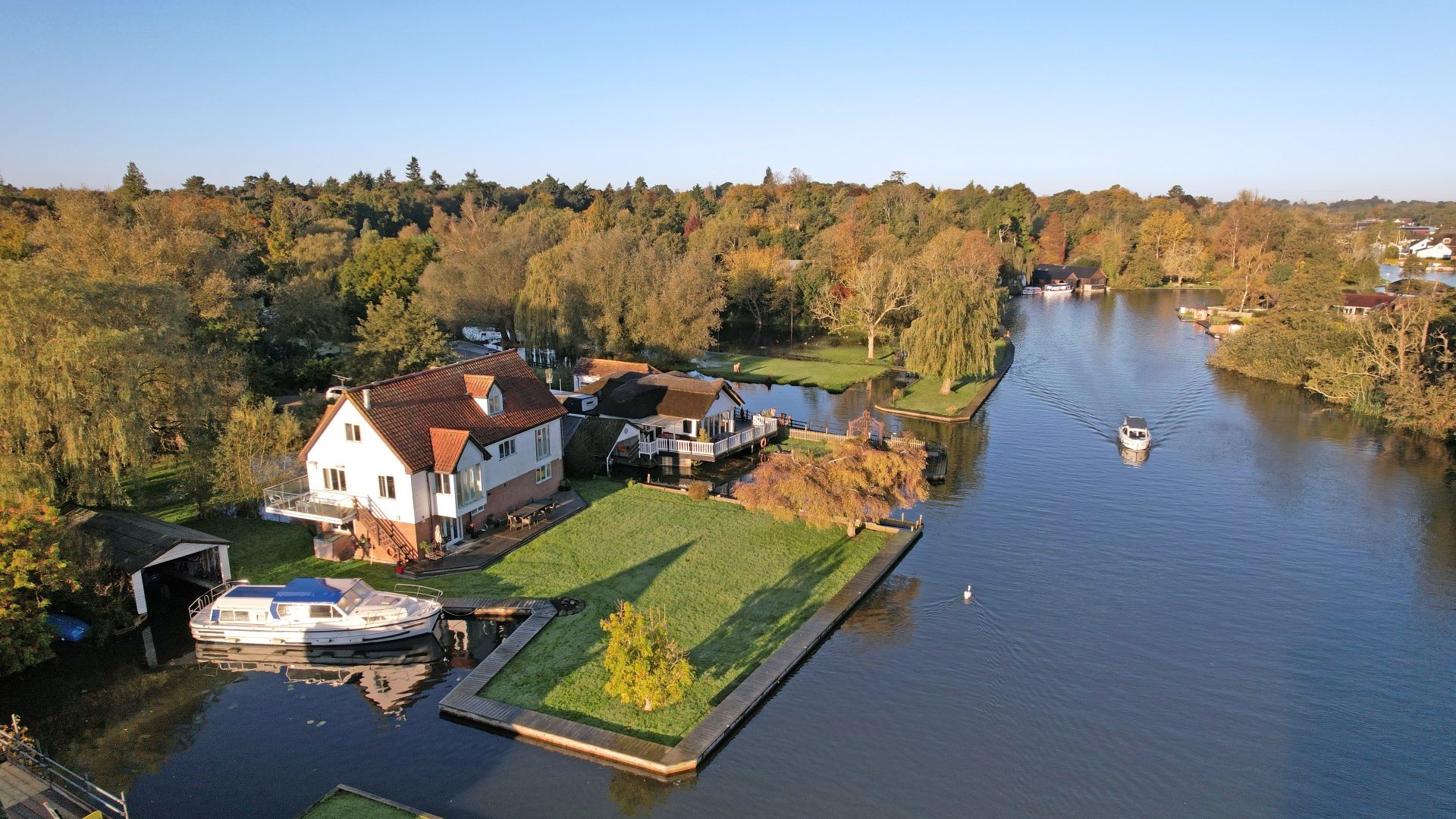 6 Bed Detached House Wroxham Waterside Estate Agents 6 Bed Detached House Wroxham Waterside Estate Agents