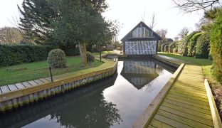Neatishead - 5 Bedroom Detached house