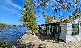 Repps with Bastwick - 2 Bedroom Detached bungalow